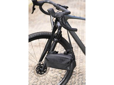 GIANT Shadow Handlebar Bag Black click to zoom image