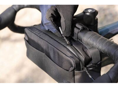 GIANT Shadow Handlebar Bag Black click to zoom image