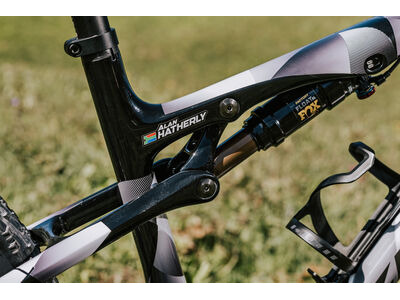 GIANT Anthem Advanced SL SE World Champion Frameset click to zoom image