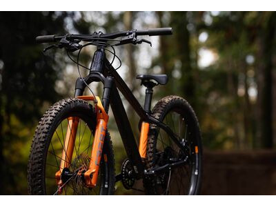 GIANT STP 24 Black Chrome click to zoom image