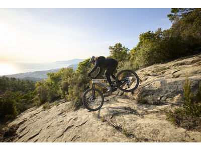 GIANT Stance E+ 1 click to zoom image