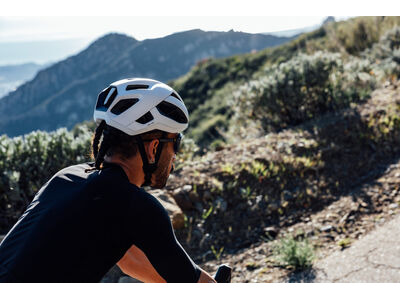 GIANT Rev Pro Mips Helmet Matt White click to zoom image