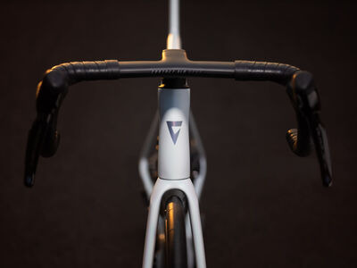 GIANT Contact SLR 0 Aero Integrated Handlebar click to zoom image