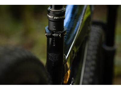 GIANT Stance Black click to zoom image