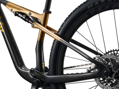 LIV Pique Advanced SL 0 Raw Carbon / Steampunk click to zoom image