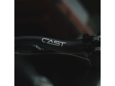 Cast SFX DH/Enduro Handlebars 28mm click to zoom image