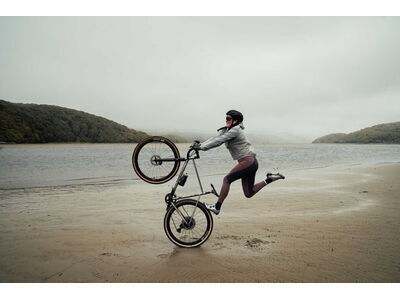 MADISON Roam DWR Legging - women's - black / phantom grey click to zoom image